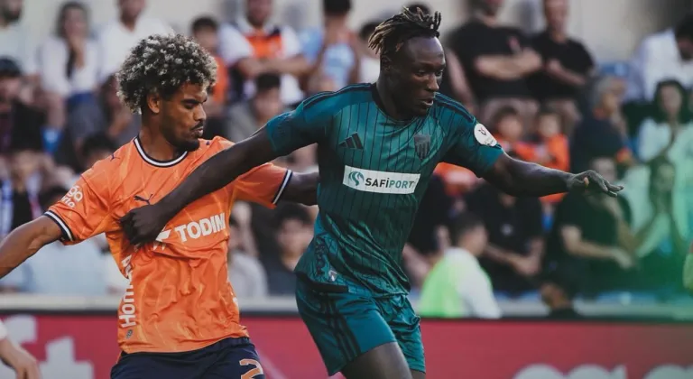 Başakşehir'den lige 3 puanlı başlangıç! Kocaelispor karşısında rahat galibiyet