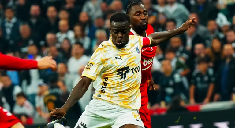 Beşiktaş'tan Kritik Galibiyet! Başakşehir'i İki Golle Geçti