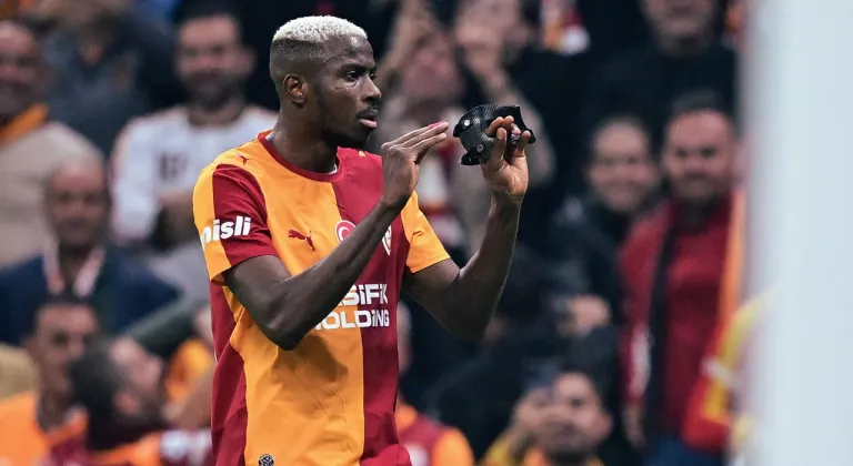 Derbide Zafer Galatasaray'ın! Fenerbahçe'yi Osimhen'le Yıktı