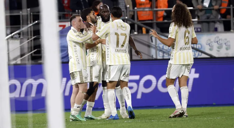 Fenerbahçe’den Rize’de net galibiyet! Seriyi 7 maça çıkardı