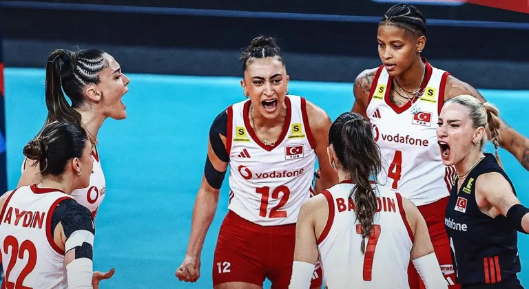Filenin Sultanları’ndan Final Öncesi Gövde Gösterisi! Sırbistan’a Set Yok