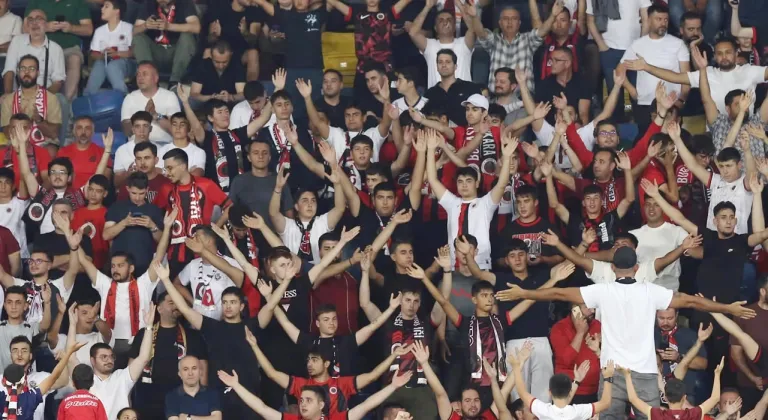 Gençlerbirliği'nde "Hepiniz İstanbul çocuğusunuz" tezahüratının cezası açıklandı !