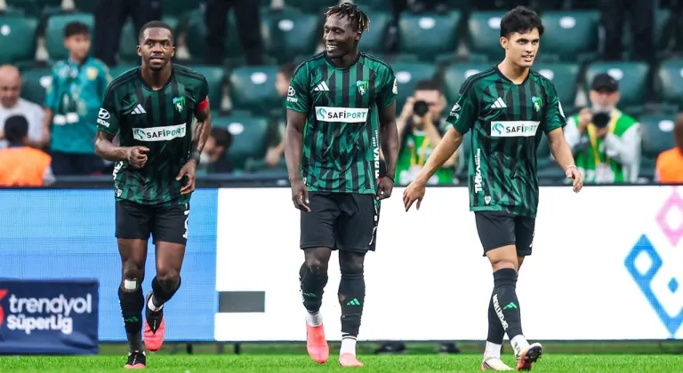 Kocaelispor Evinde Gaziantep FK'yı 2-0 Mağlup Etti